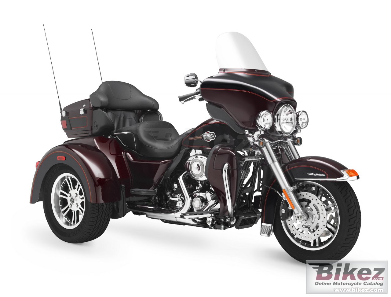 Big Harley-Davidson flhtcutg tri glide ultra classic picture and wallpaper from Bikez.com